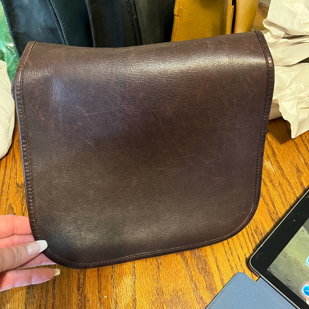 Coach Vintage Shoulder Pouch EUC